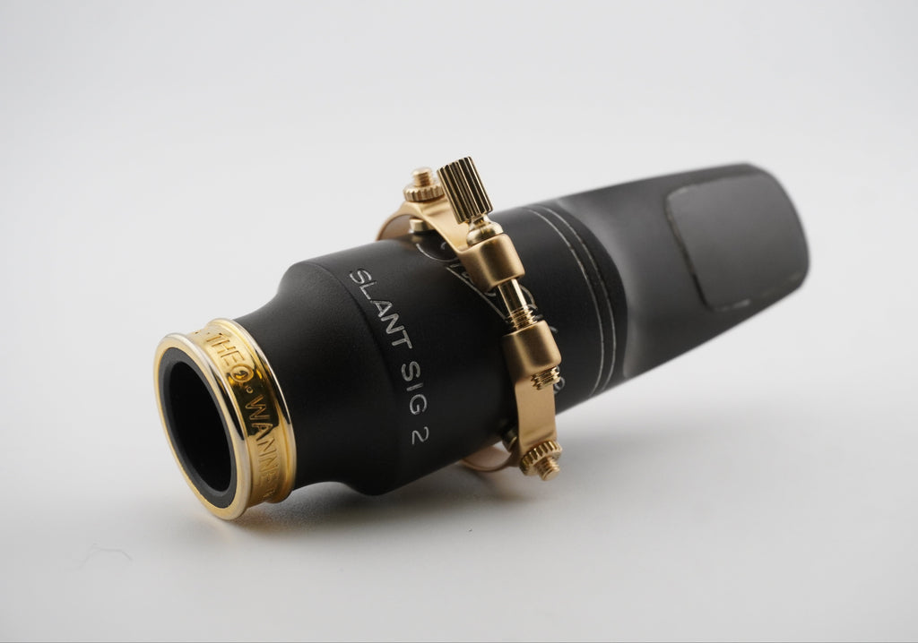 Black mouthpiece with JLV ligature
